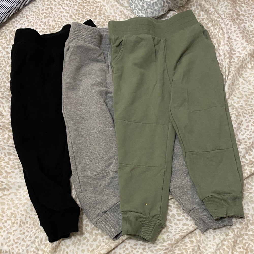 Little Sleepies Kids' Jogger Pants Size 3T, used but in really good condition.